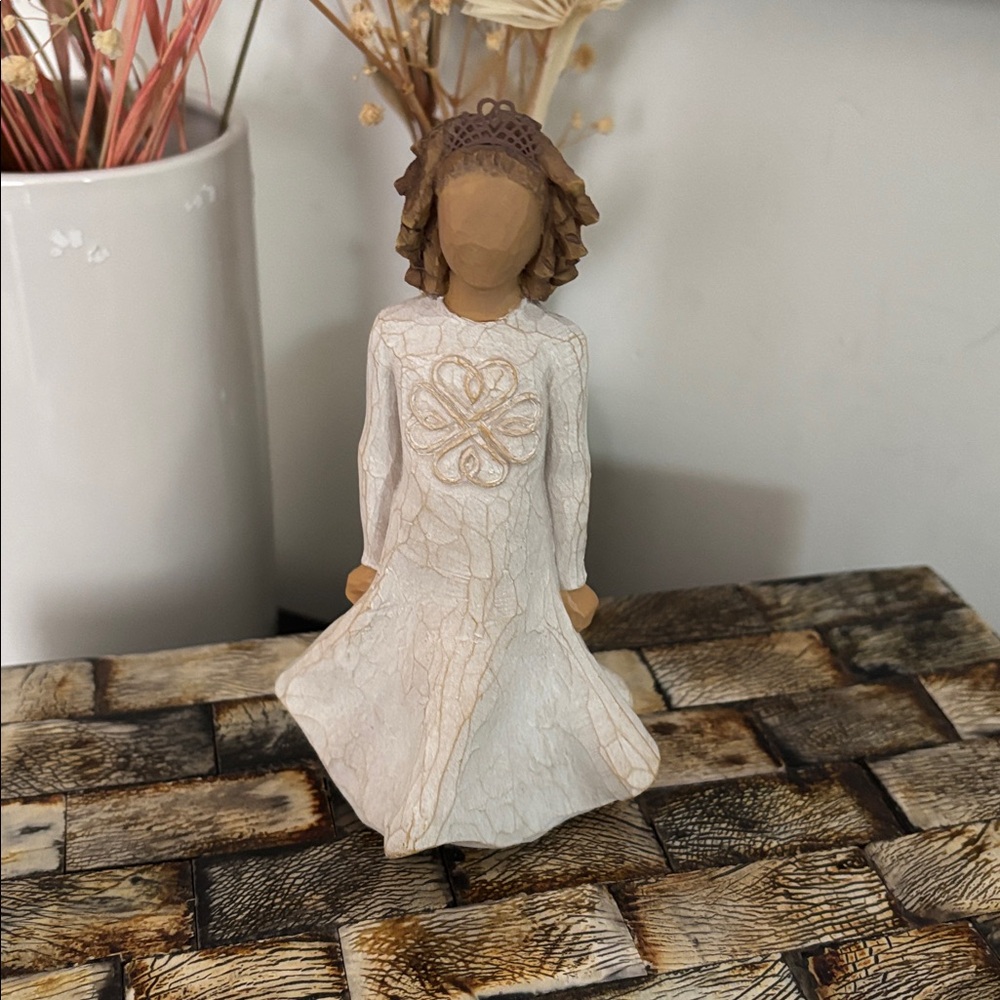 WILLOW TREE Irish Charm Figurine Susan Lordi 2010 Luck Laughter Strength Uplift - Picture 14 of 15